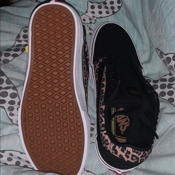 Leopard Vans - Picture 3 of 4